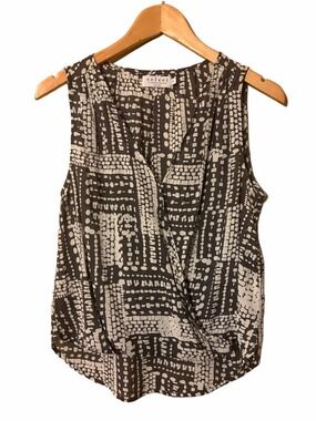 125.Velvet (Graham & Spencer) Black & White Surplice Sleeveless Top